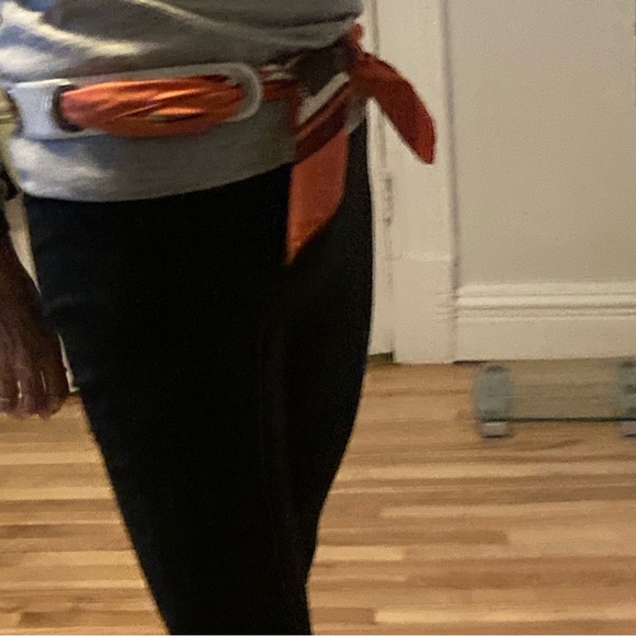 Tod’s beautiful leather belt with grommets . White rare and luxury - Picture 10 of 11